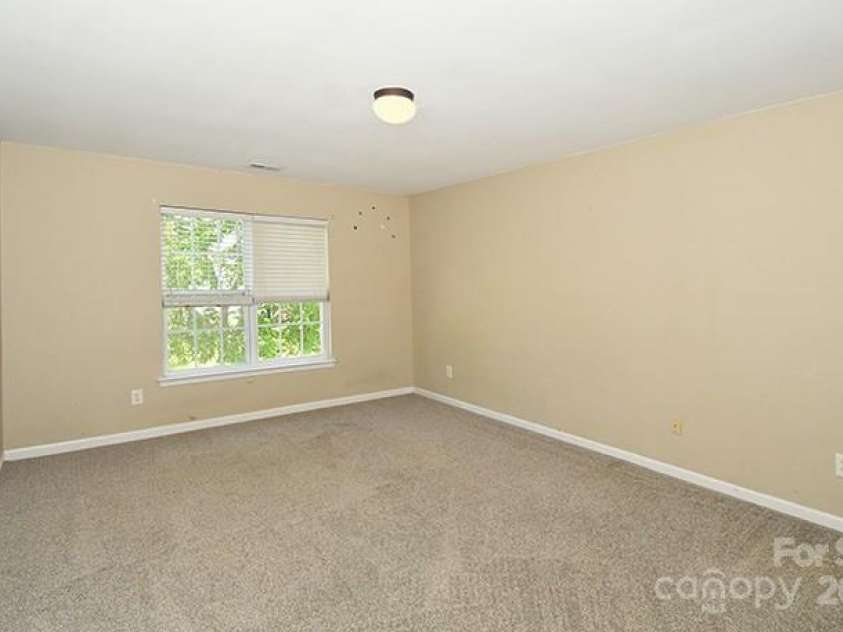 134 Olivia Lane, Lincolnton, NC 28092.  MLS# CAR4250939, YatesRealty ID 16722. 