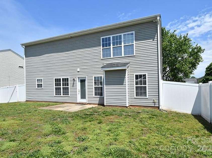 134 Olivia Lane, Lincolnton, NC 28092.  MLS# CAR4250939, YatesRealty ID 16722. 