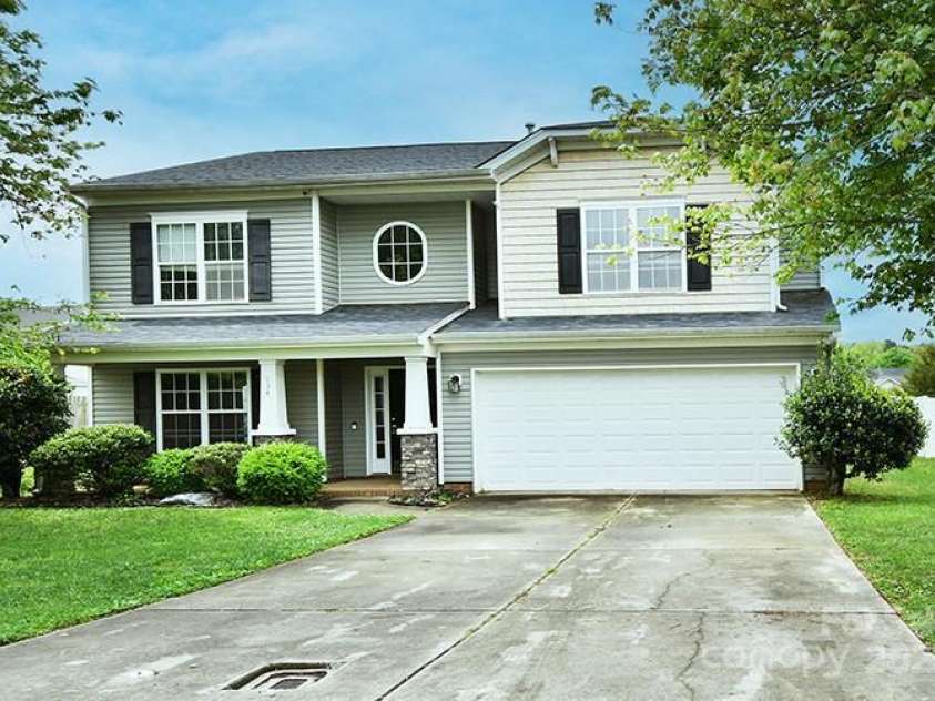 134 Olivia Lane, Lincolnton, NC 28092.  MLS# CAR4250939, YatesRealty ID 16722. 