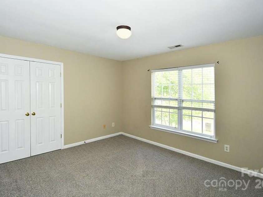 134 Olivia Lane, Lincolnton, NC 28092.  MLS# CAR4250939, YatesRealty ID 16722. 