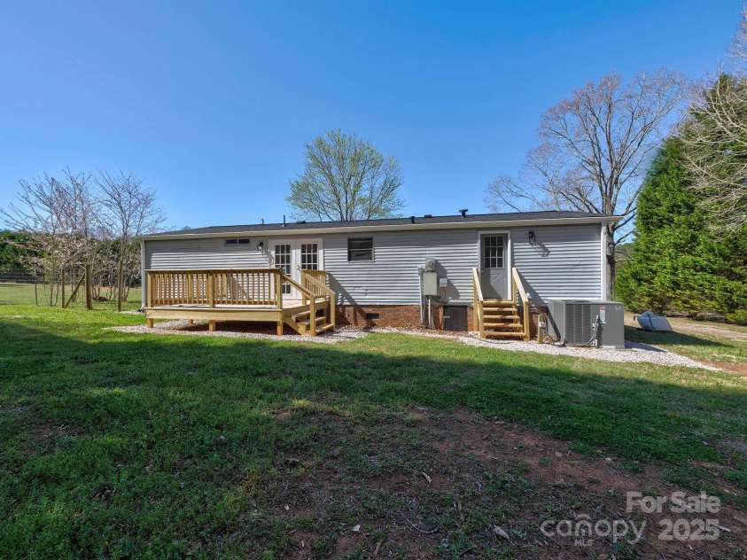 1038 Gold Mine Drive, Catawba, NC 28609.  MLS# CAR4265283, YatesRealty ID 16724. Back Yard