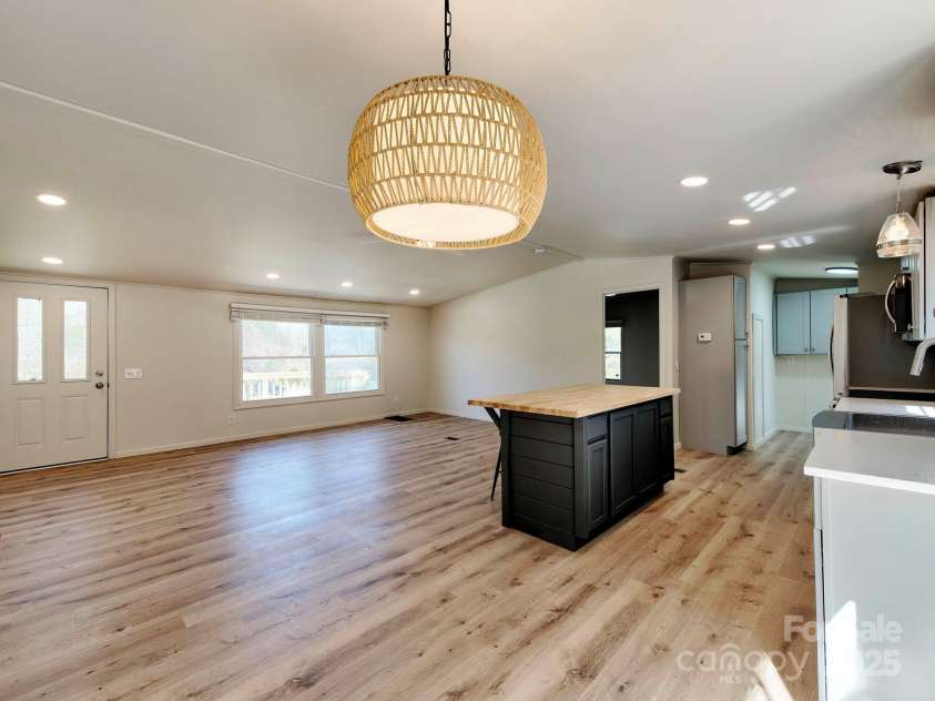 1038 Gold Mine Drive, Catawba, NC 28609.  MLS# CAR4265283, YatesRealty ID 16724. Dinning Room