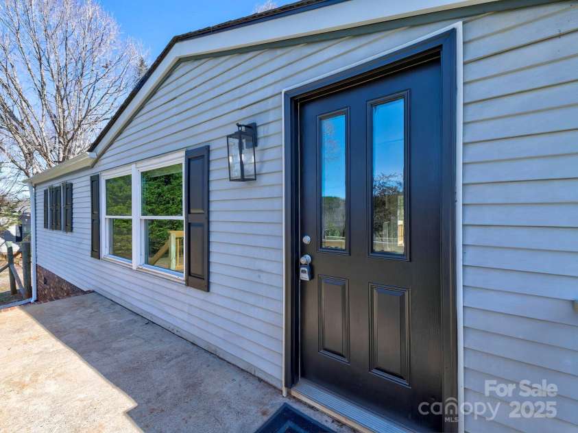 1038 Gold Mine Drive, Catawba, NC 28609.  MLS# CAR4265283, YatesRealty ID 16724. Front Patio