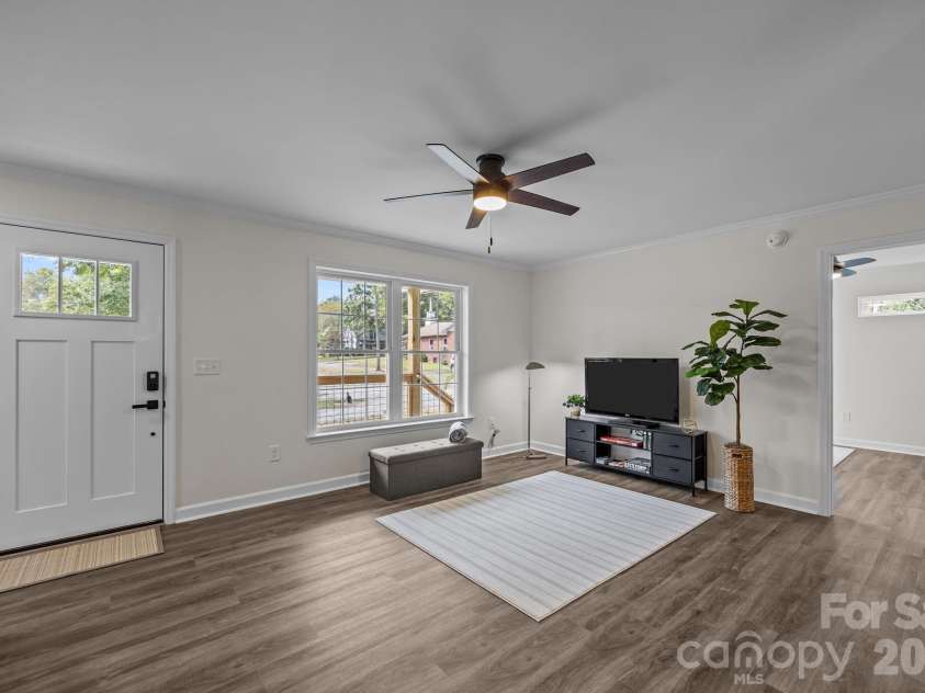 215 McCoy Cove, Black Mountain, NC 28711.  MLS# CAR4333033, YatesRealty ID 16724. 