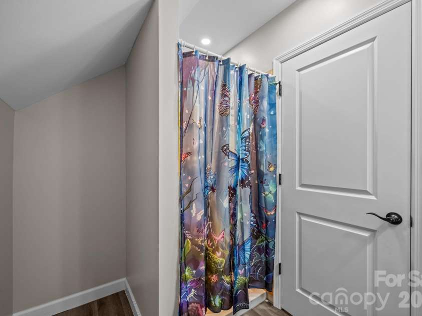 215 McCoy Cove, Black Mountain, NC 28711.  MLS# CAR4333033, YatesRealty ID 16724. 