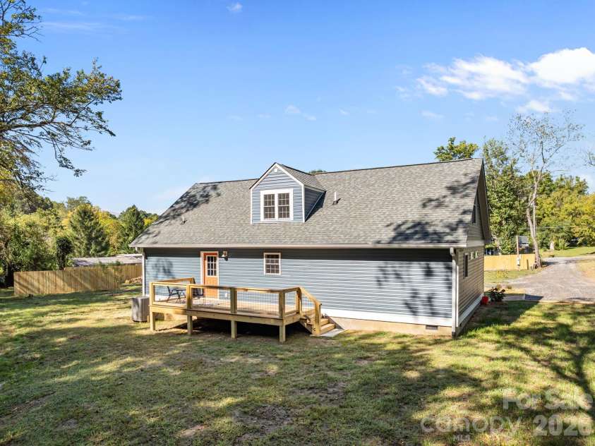 215 McCoy Cove, Black Mountain, NC 28711.  MLS# CAR4333033, YatesRealty ID 16724. Back deck