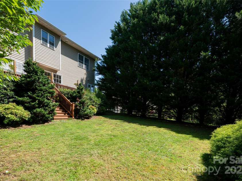 18 Arbor Meadow Lane, Asheville, NC 28805.  MLS# CAR4245788, YatesRealty ID 16725. 