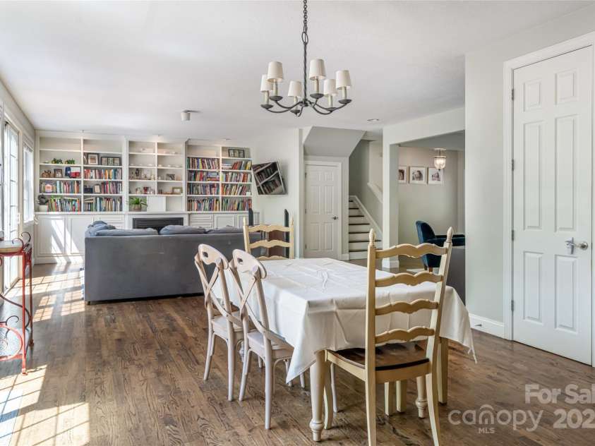 18 Arbor Meadow Lane, Asheville, NC 28805.  MLS# CAR4245788, YatesRealty ID 16725. 