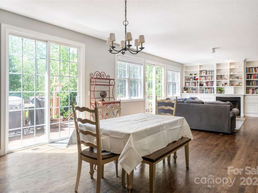 18 Arbor Meadow Lane, Asheville, NC 28805.  MLS# CAR4245788, YatesRealty ID 16725. 