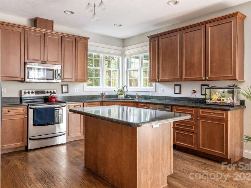 18 Arbor Meadow Lane, Asheville, NC 28805.  MLS# CAR4245788, YatesRealty ID 16725. 