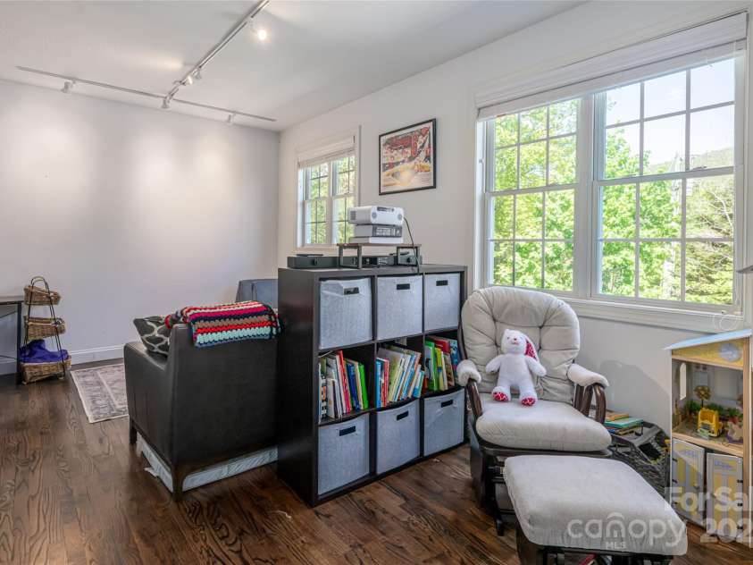 18 Arbor Meadow Lane, Asheville, NC 28805.  MLS# CAR4245788, YatesRealty ID 16725. 