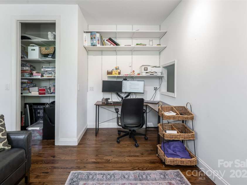 18 Arbor Meadow Lane, Asheville, NC 28805.  MLS# CAR4245788, YatesRealty ID 16725. 