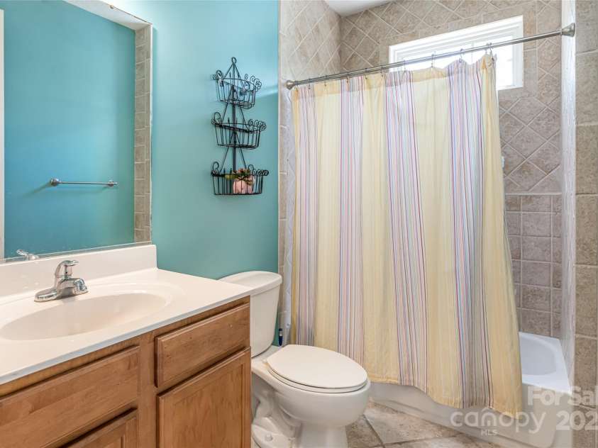 18 Arbor Meadow Lane, Asheville, NC 28805.  MLS# CAR4245788, YatesRealty ID 16725. 