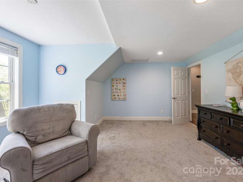 18 Arbor Meadow Lane, Asheville, NC 28805.  MLS# CAR4245788, YatesRealty ID 16725. 