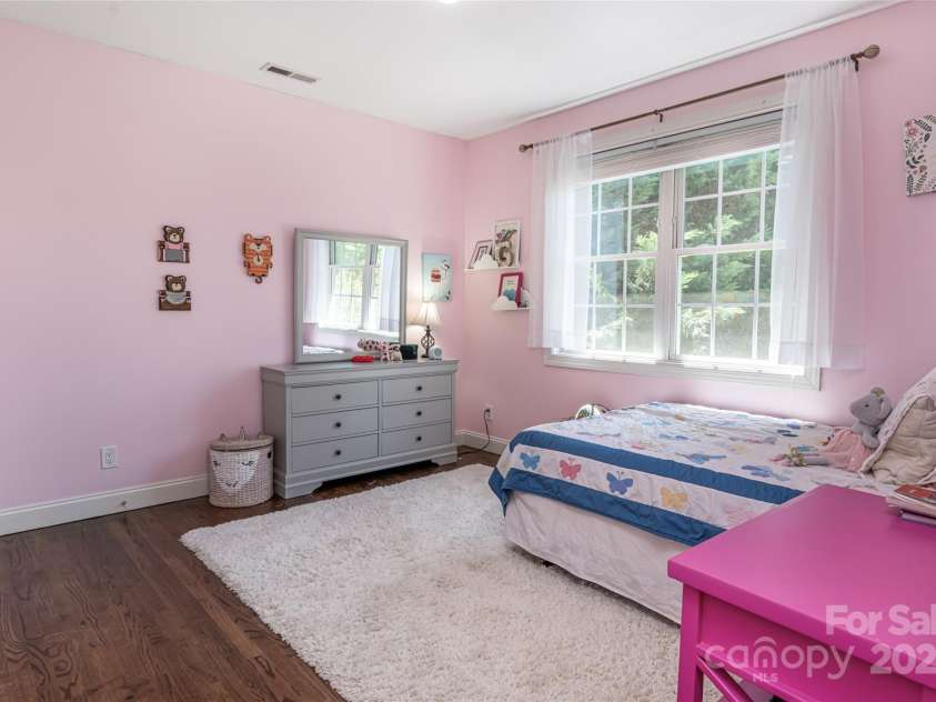 18 Arbor Meadow Lane, Asheville, NC 28805.  MLS# CAR4245788, YatesRealty ID 16725. 