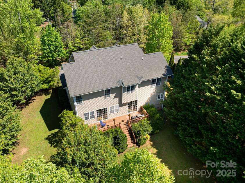 18 Arbor Meadow Lane, Asheville, NC 28805.  MLS# CAR4245788, YatesRealty ID 16725. 