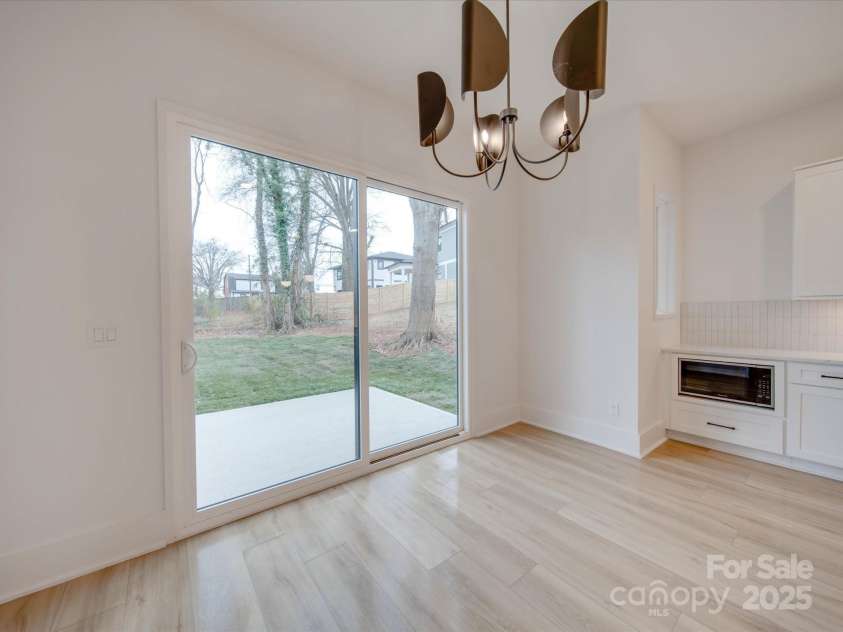 2039 Renner Street, Charlotte, NC 28216.  MLS# CAR4217607, YatesRealty ID 1673. 