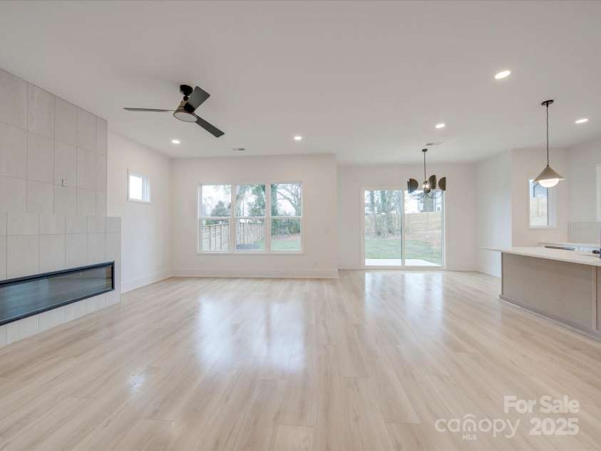 2039 Renner Street, Charlotte, NC 28216.  MLS# CAR4217607, YatesRealty ID 1673. 
