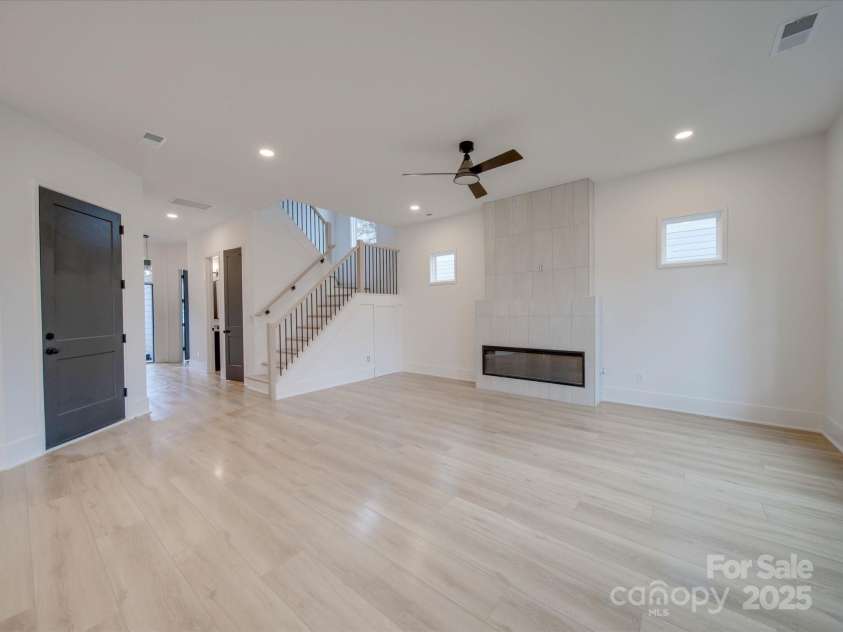 2039 Renner Street, Charlotte, NC 28216.  MLS# CAR4217607, YatesRealty ID 1673. 