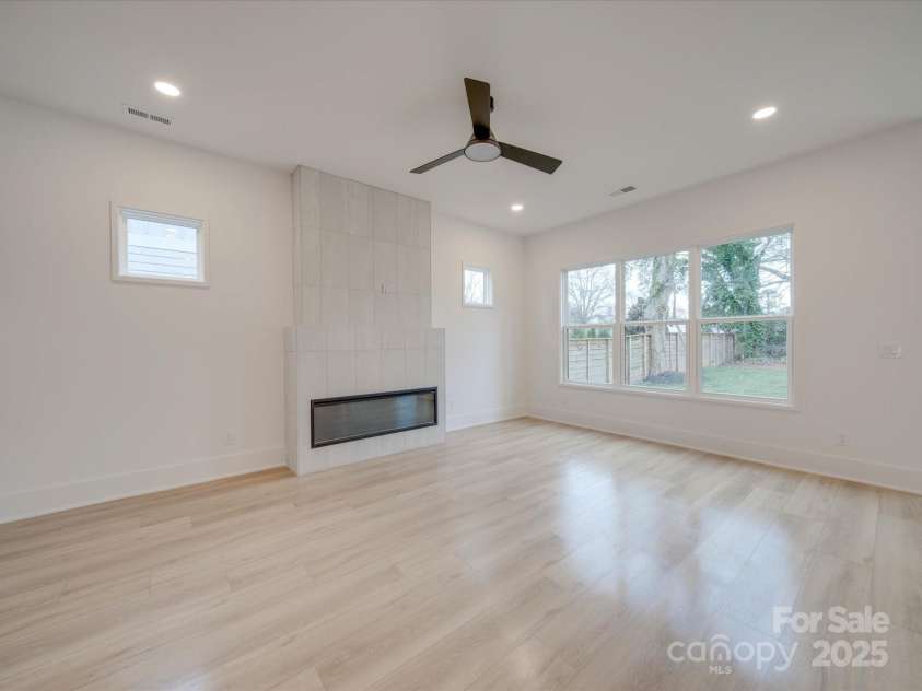 2039 Renner Street, Charlotte, NC 28216.  MLS# CAR4217607, YatesRealty ID 1673. 