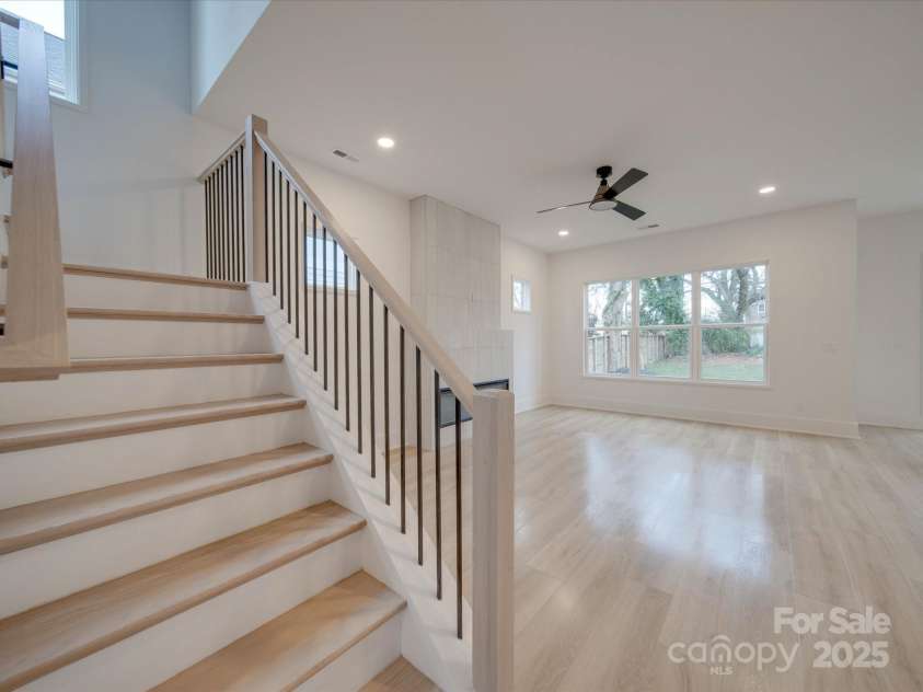 2039 Renner Street, Charlotte, NC 28216.  MLS# CAR4217607, YatesRealty ID 1673. 