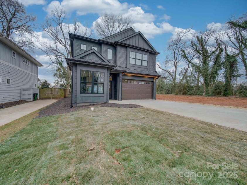 2039 Renner Street, Charlotte, NC 28216.  MLS# CAR4217607, YatesRealty ID 1673. 