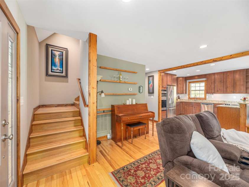 27 Little Roundtop Road, Clyde, NC 28721.  MLS# CAR4304468, YatesRealty ID 1673. 