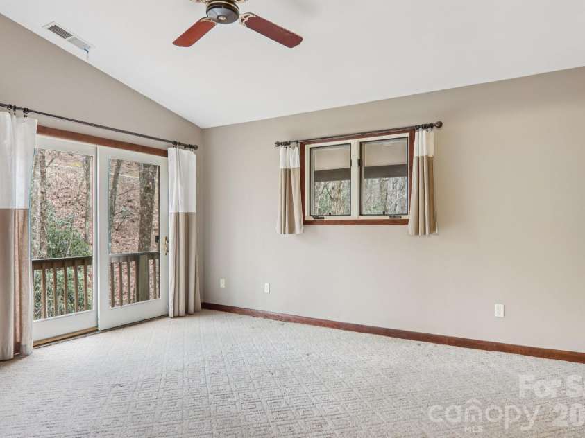 71 Setsi Lane, Brevard, NC 28712.  MLS# CAR4345276, YatesRealty ID 1673. 