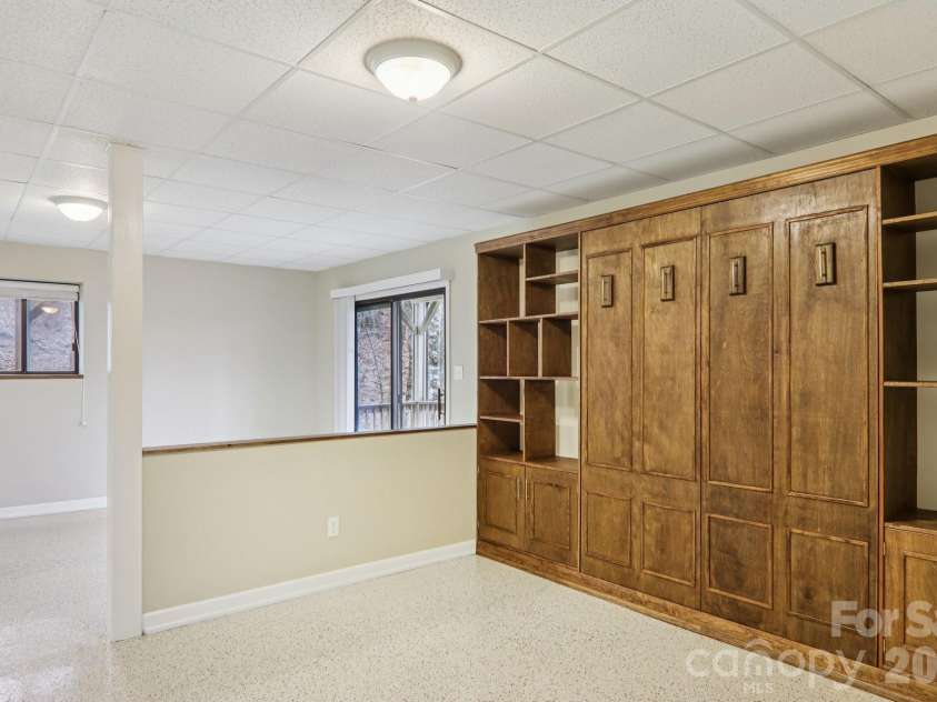 71 Setsi Lane, Brevard, NC 28712.  MLS# CAR4345276, YatesRealty ID 1673. 