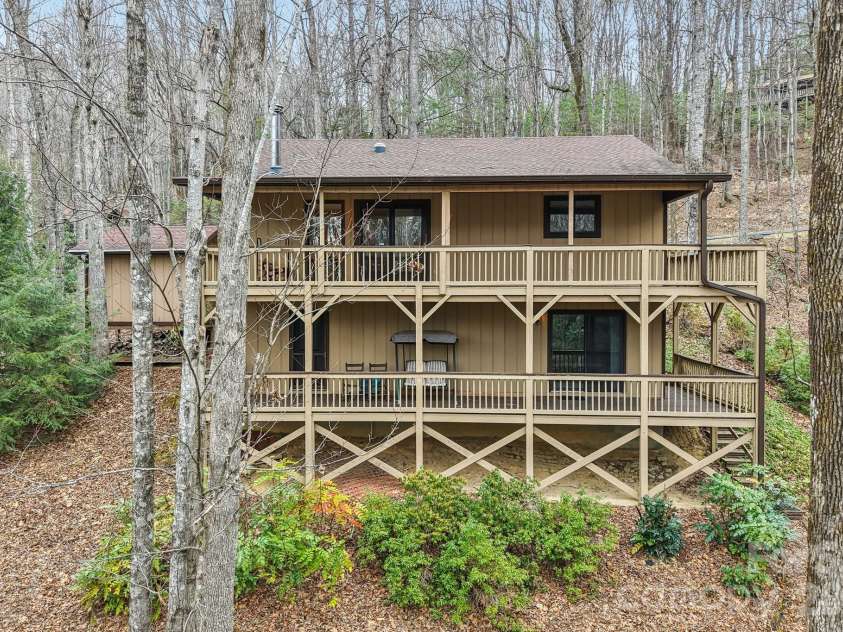 71 Setsi Lane, Brevard, NC 28712.  MLS# CAR4345276, YatesRealty ID 1673. 