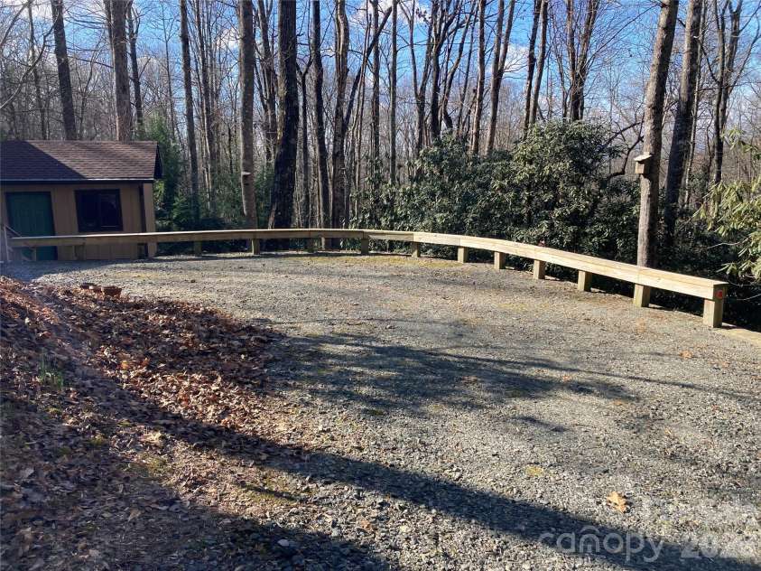 71 Setsi Lane, Brevard, NC 28712.  MLS# CAR4345276, YatesRealty ID 1673. 