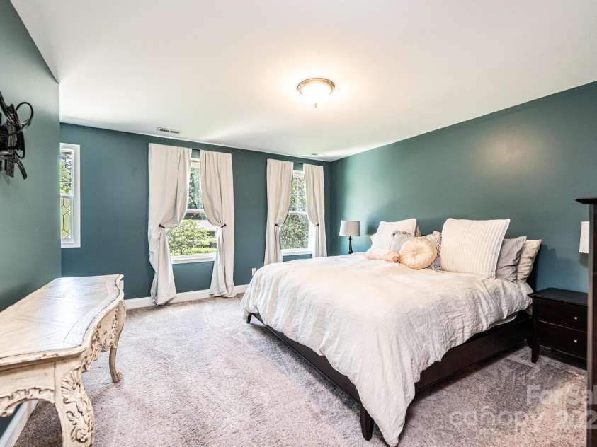 2045 13th Street, Hickory, NC 28601.  MLS# CAR4264324, YatesRealty ID 16731. 