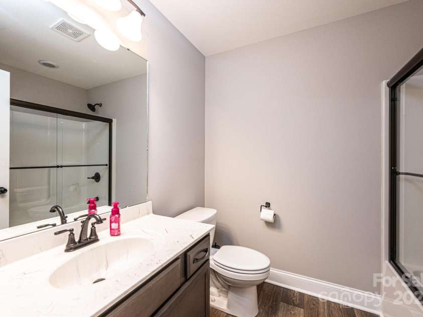 2045 13th Street, Hickory, NC 28601.  MLS# CAR4264324, YatesRealty ID 16731. 