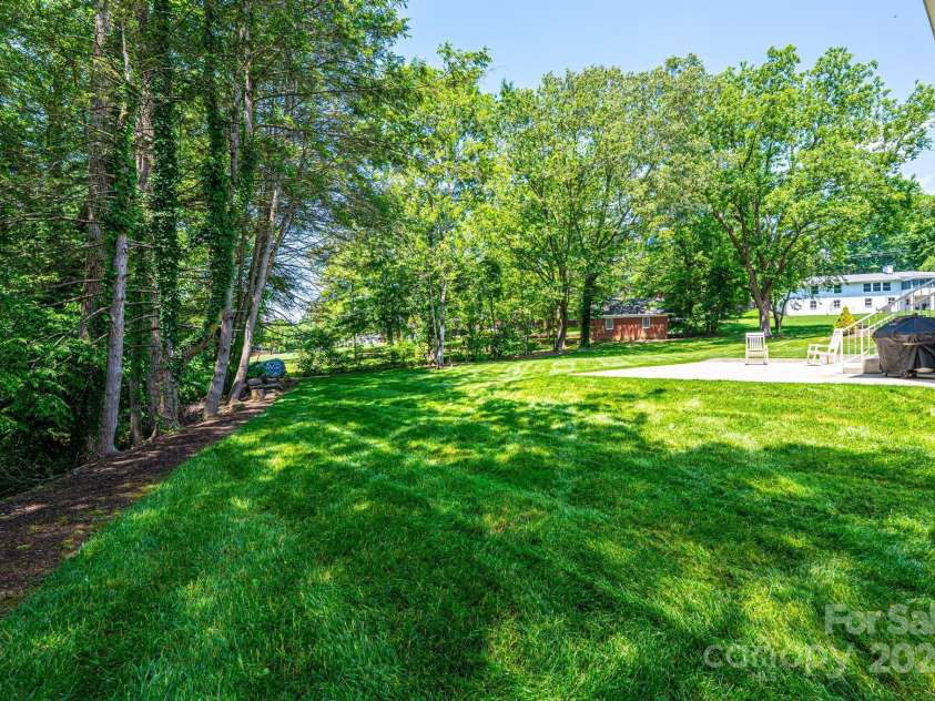 2045 13th Street, Hickory, NC 28601.  MLS# CAR4264324, YatesRealty ID 16731. 