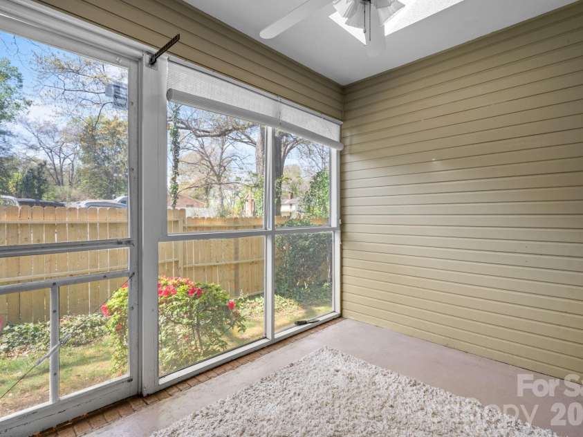 247 5th Avenue, Hickory, NC 28601.  MLS# CAR4361558, YatesRealty ID 16732. 