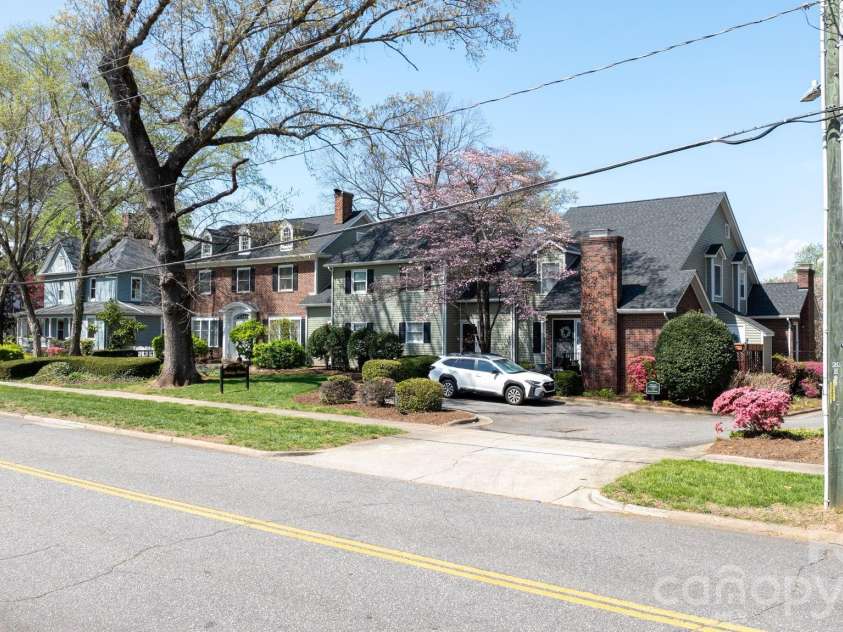 247 5th Avenue, Hickory, NC 28601.  MLS# CAR4361558, YatesRealty ID 16732. 