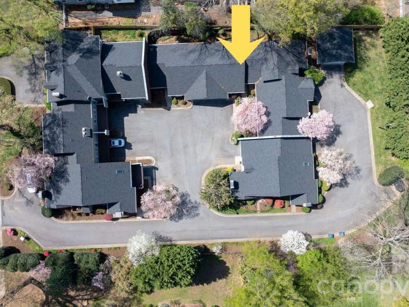 247 5th Avenue, Hickory, NC 28601.  MLS# CAR4361558, YatesRealty ID 16732. 