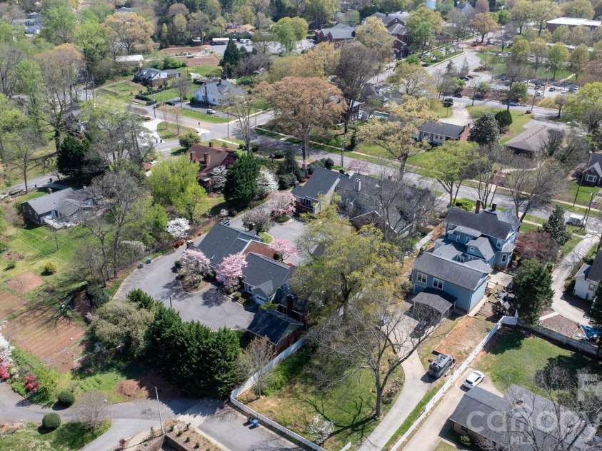 247 5th Avenue, Hickory, NC 28601.  MLS# CAR4361558, YatesRealty ID 16732. 