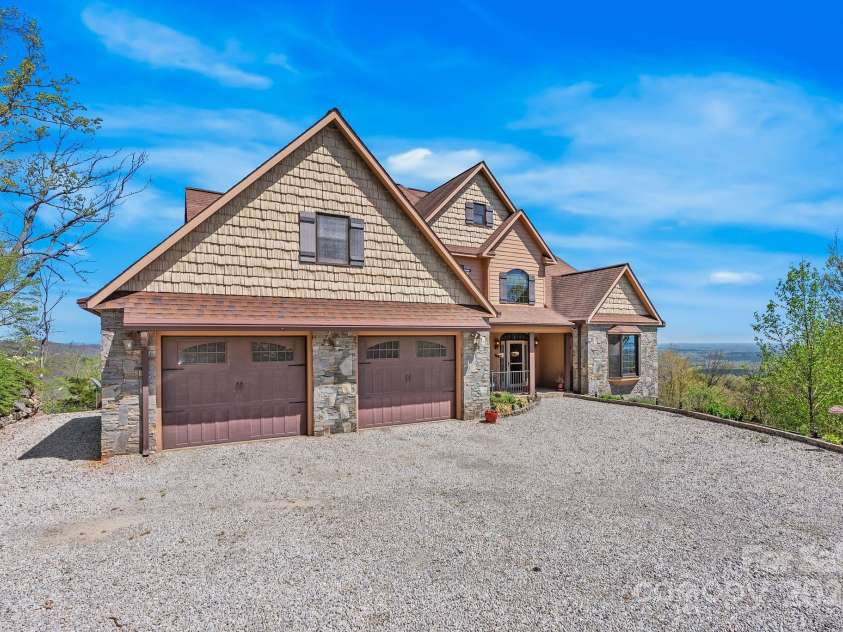498 Pinnacle Parkway, Union Mills, NC 28167.  MLS# CAR4245645, YatesRealty ID 16732. 