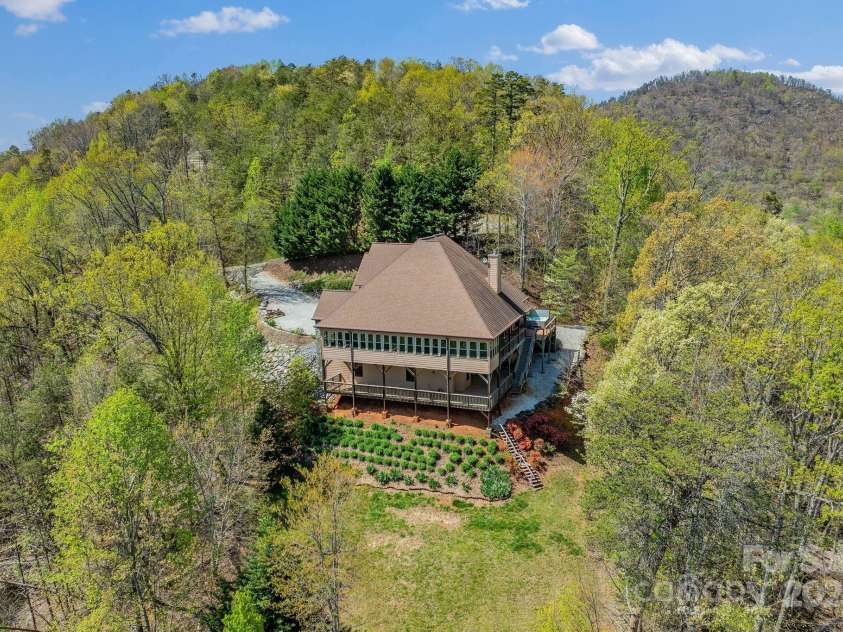 498 Pinnacle Parkway, Union Mills, NC 28167.  MLS# CAR4245645, YatesRealty ID 16732. 
