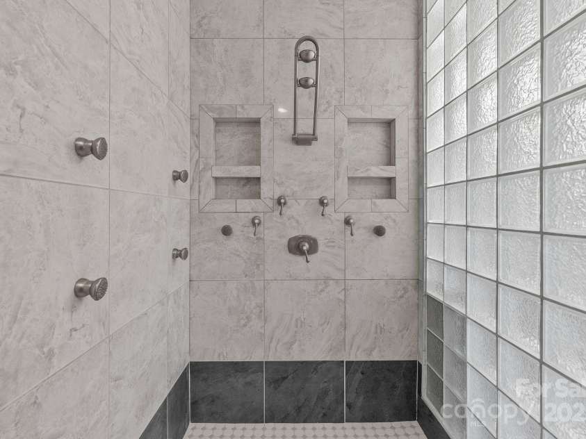 498 Pinnacle Parkway, Union Mills, NC 28167.  MLS# CAR4245645, YatesRealty ID 16732. Extra large shower