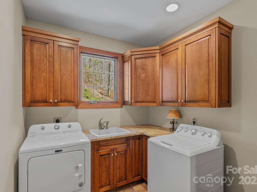 498 Pinnacle Parkway, Union Mills, NC 28167.  MLS# CAR4245645, YatesRealty ID 16732. Laundry Room
