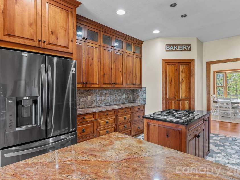 498 Pinnacle Parkway, Union Mills, NC 28167.  MLS# CAR4336271, YatesRealty ID 16732. 