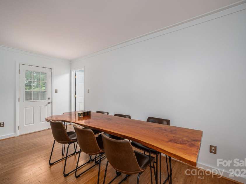 2418 Live Oak Court, Gastonia, NC 28056.  MLS# CAR4263459, YatesRealty ID 16733. 