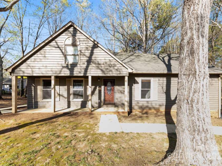 2124 Marquesas Avenue, Tega Cay, SC 29708.  MLS# CAR4241367, YatesRealty ID 16735. 