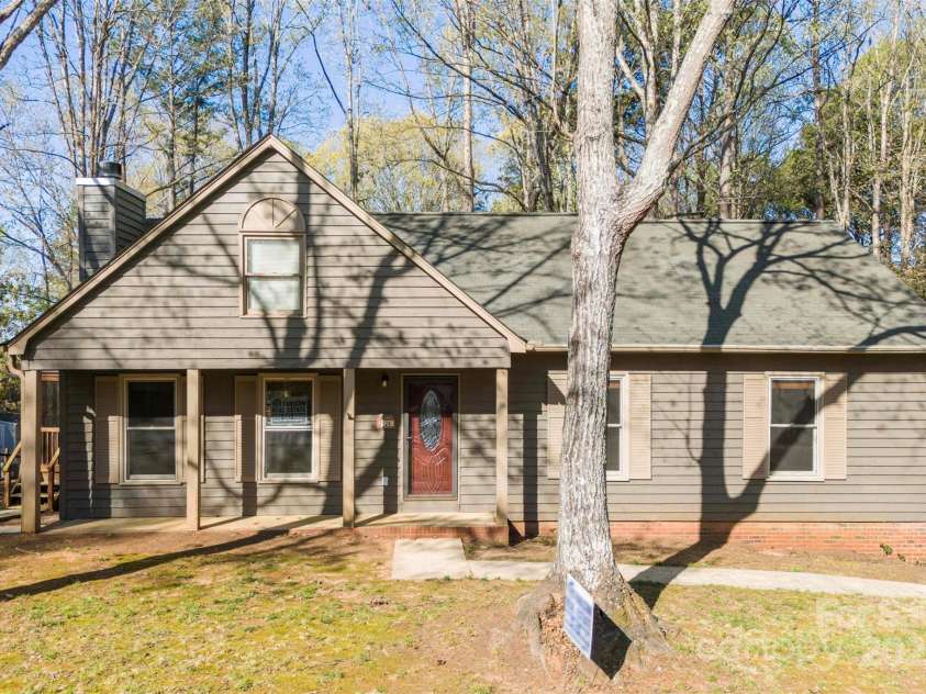2124 Marquesas Avenue, Tega Cay, SC 29708.  MLS# CAR4241367, YatesRealty ID 16735. 