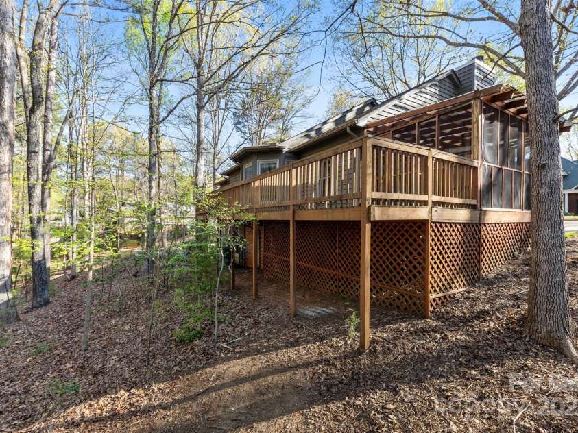 2124 Marquesas Avenue, Tega Cay, SC 29708.  MLS# CAR4241367, YatesRealty ID 16735. 