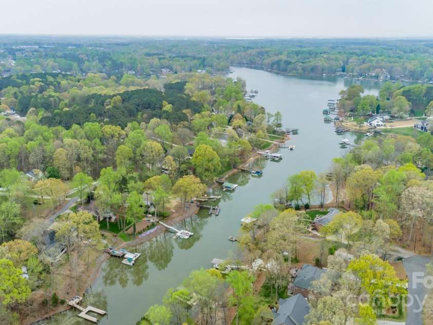 113 Hidden Lane, Mooresville, NC 28117.  MLS# CAR4241849, YatesRealty ID 16736. Seasonal Waterfront Property
