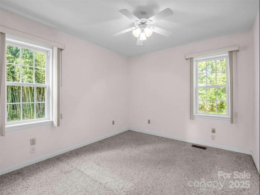77 Simmons Drive, East Flat Rock, NC 28726.  MLS# CAR4259028, YatesRealty ID 16737. 