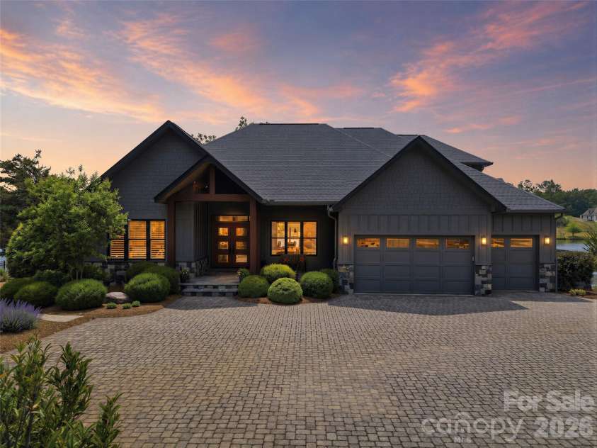 984 Mapleton Lane, Columbus, NC 28722.  MLS# CAR4374684, YatesRealty ID 16737. 